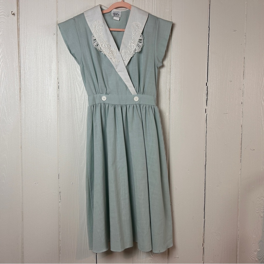 Vintage Light Sage Dress with White Lace Collar Short Sleeve Size 11/12